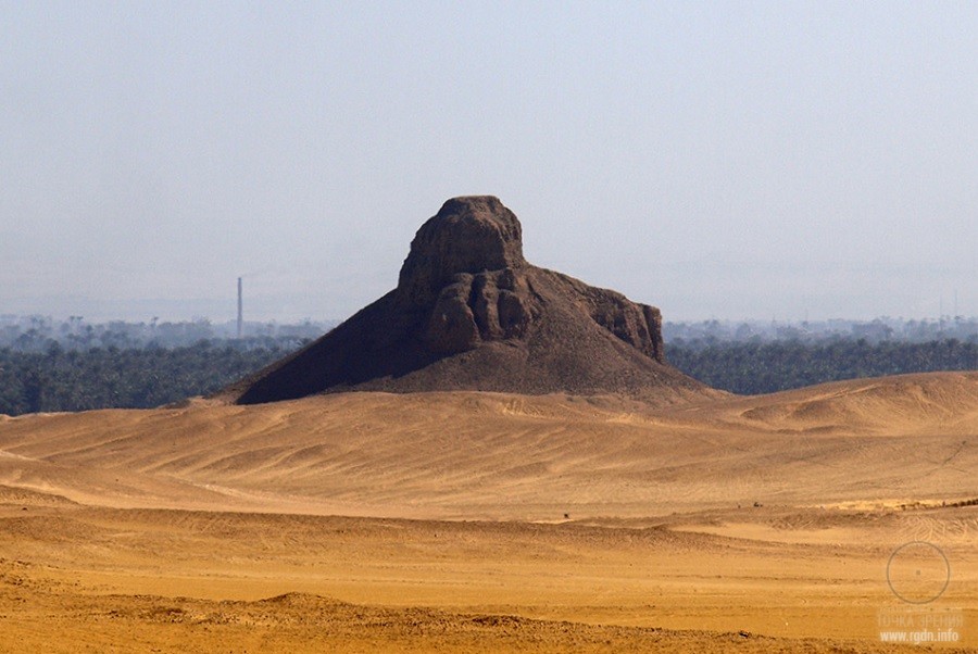 Темная пирамида в Дашуре