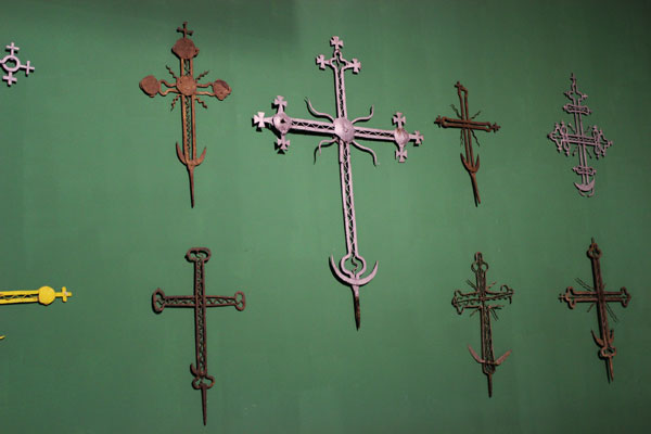 кресты богородицы с полумесяцем