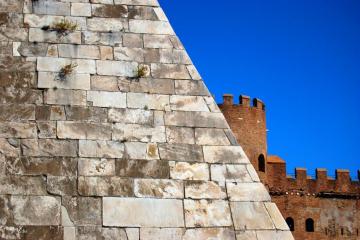 пирамида Цестия в Риме