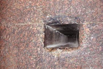 Внутри пирамиды