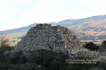 Пирамиды Алькантара (VALLEY DELL'ALCANTARA)