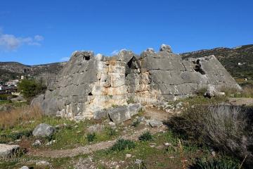 пирамида Эллинико, в Греции
