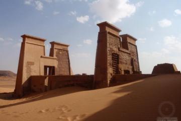 ДЖЕБЕЛЬ БАРКАЛ (Священная скала)