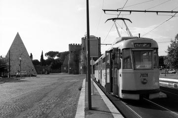 пирамида Цестия в Риме