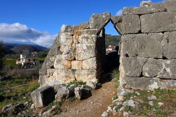 пирамида Эллинико, в Греции