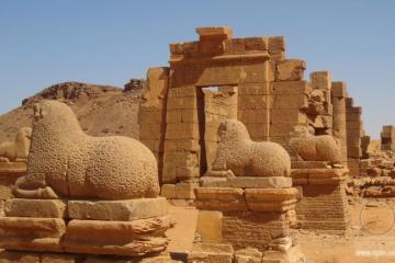 ДЖЕБЕЛЬ БАРКАЛ (Священная скала)