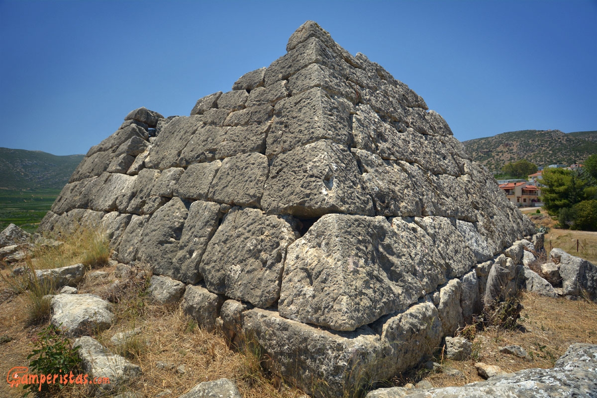 греческая пирамида Эллинико
