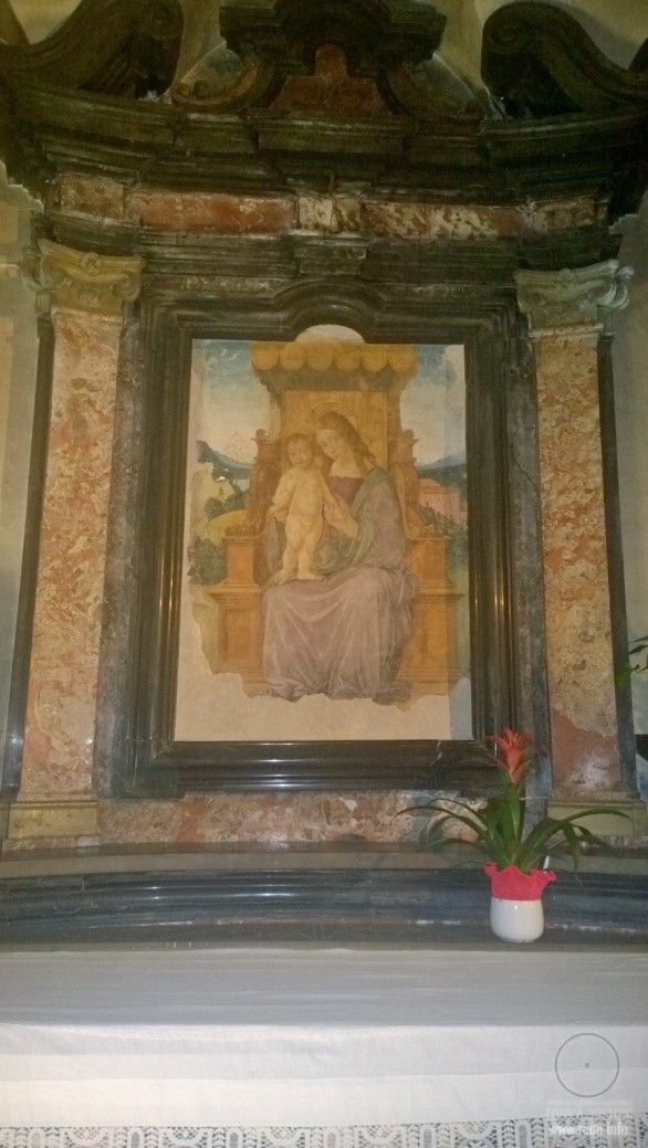 Дева Мария, старинная фреска