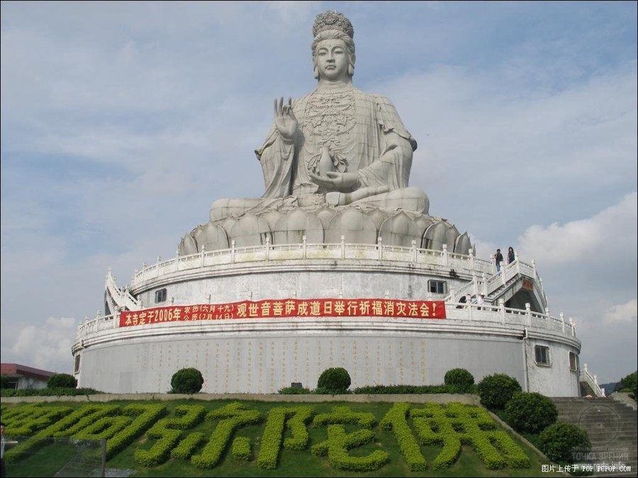 Гуань Инь, статуя в Китае