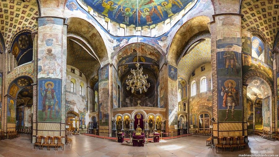 Кирилловская церковь внутри