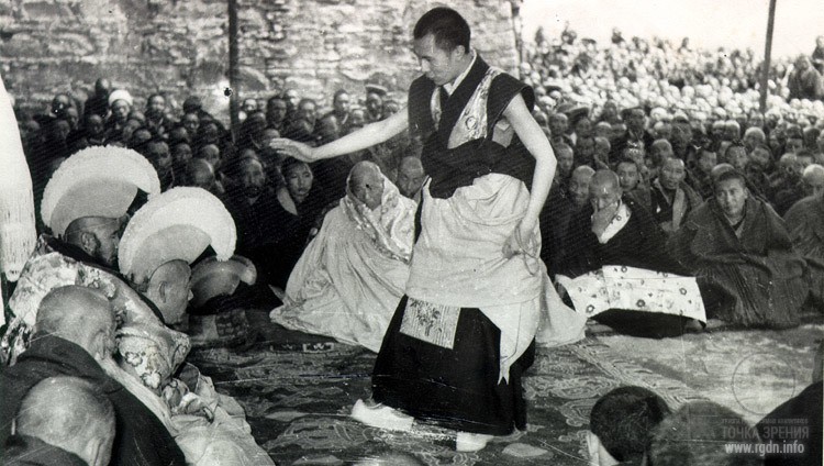 Далай лама в юности