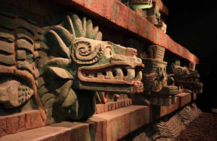 статуи майя